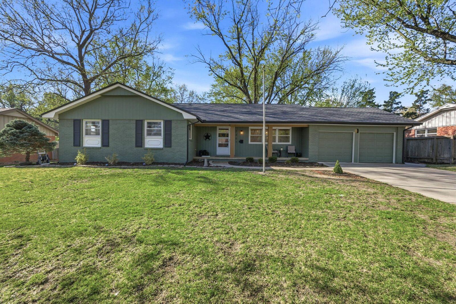 Property Photo:  7407 E Plaza Ln  KS 67206-2127 