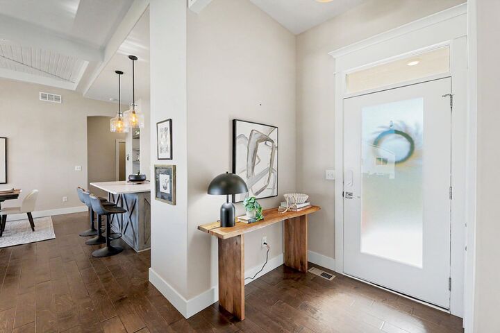 Property Photo:  2810 E Mantane Cir  KS 67219 