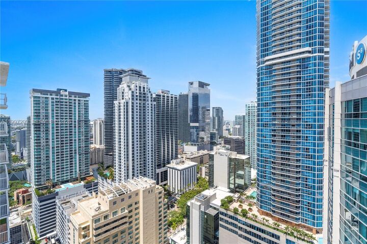 Property Photo:  1200 Brickell Bay Dr Ph 4218  FL 33131 