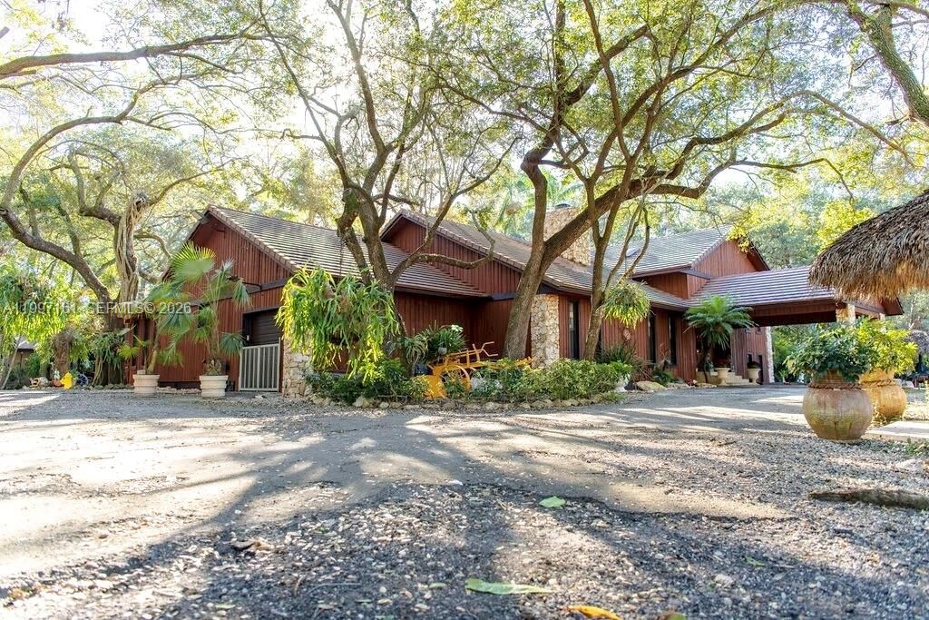 Property Photo: 15425 SW 268th St FL 33032