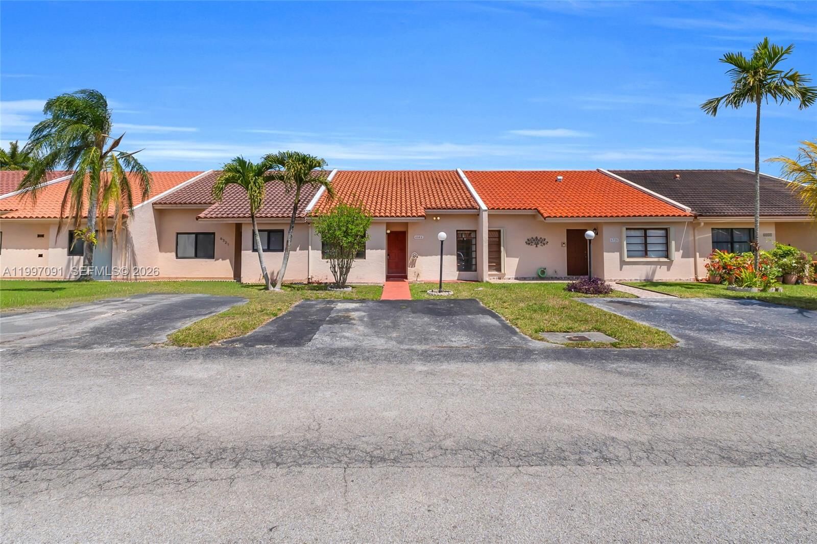 Property Photo:  6323 SW 147th Place Cir  FL 33193 