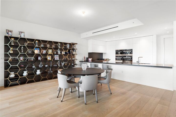 Property Photo:  6882 Fisher Island Dr 6882  FL 33109 