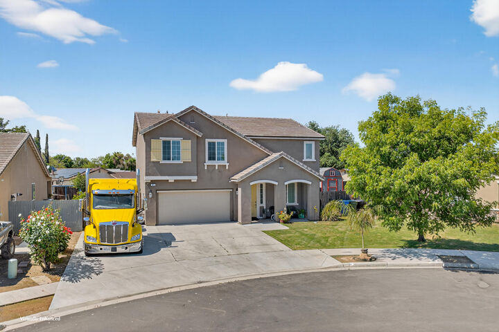 Property Photo: 975 Topaz Avenue CA 93245