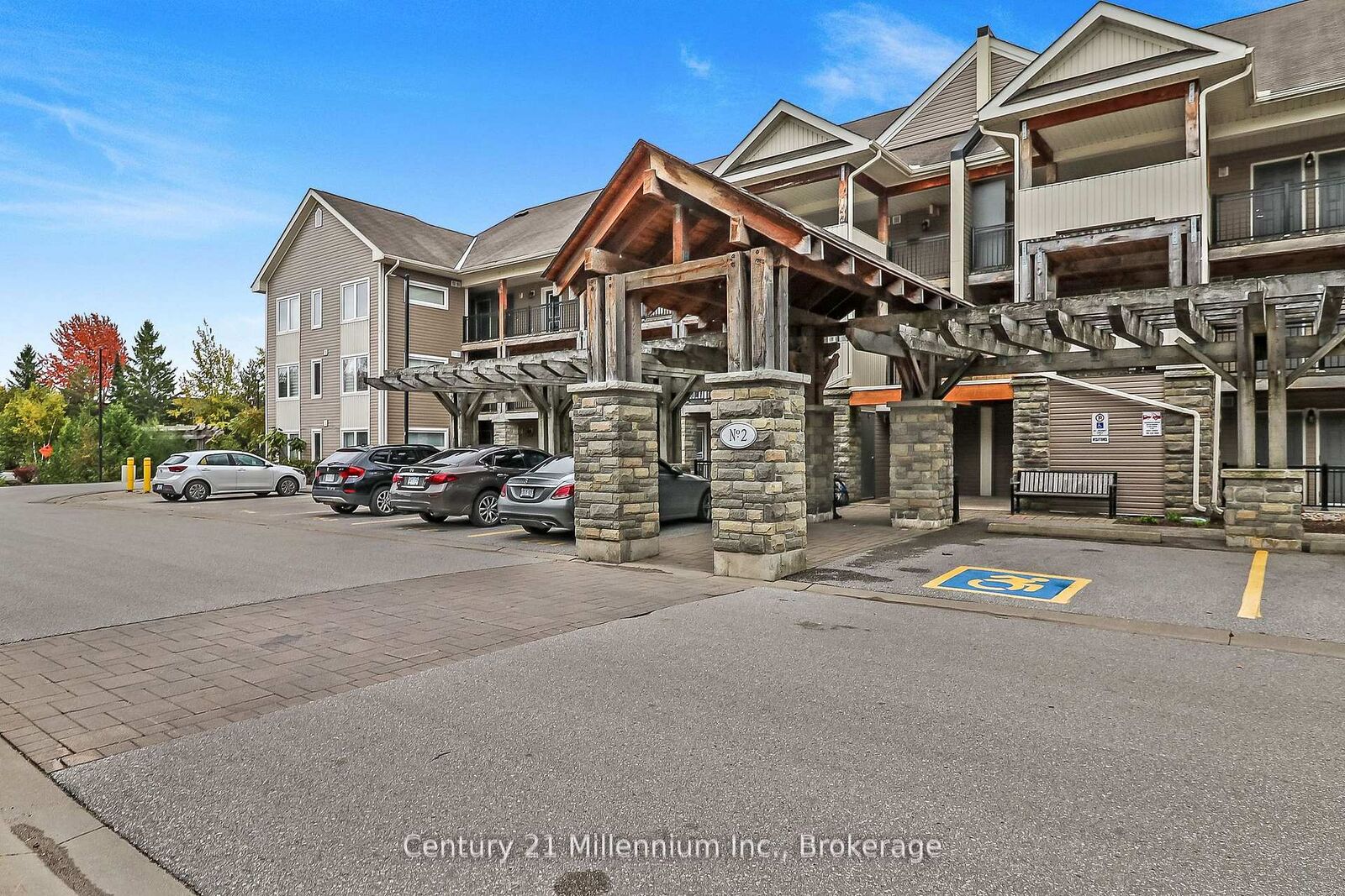 Property Photo:  2 Brandy Lane Drive 304  ON L9Y 0X4 