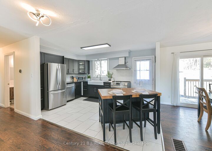 Property Photo:  620 Pinedale Road  ON P1P 1L5 