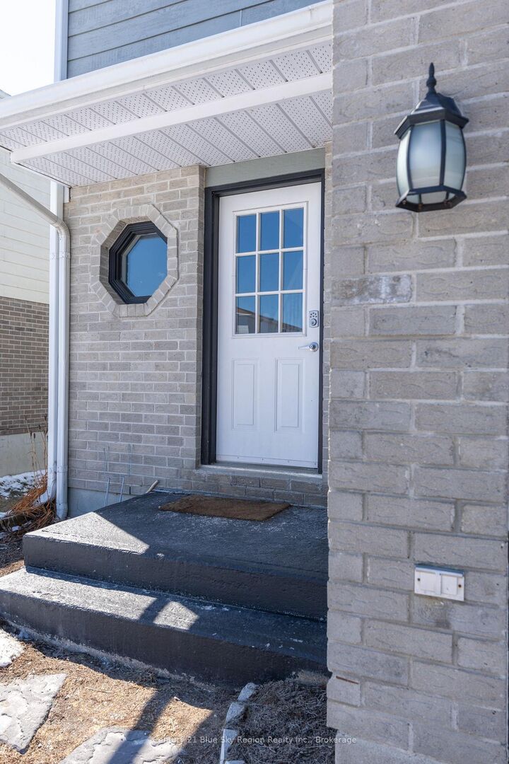 Property Photo:  339 Champlain Street  ON P1B 2L9 