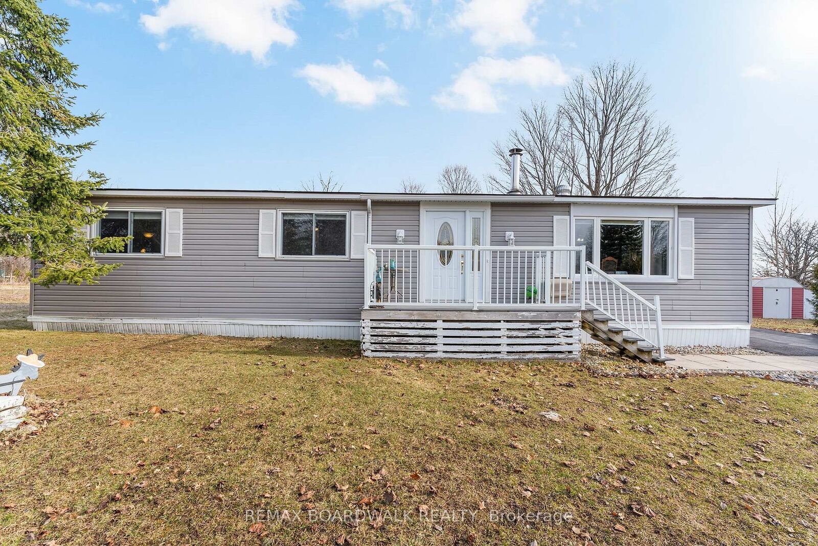 Property Photo: 3 Otterdale Crescent ON K7A 0J4