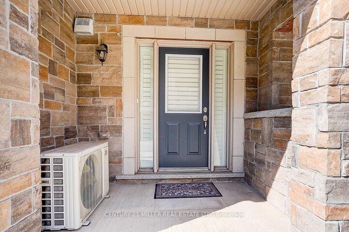 Property Photo:  465 Manhattan Common  ON L6H 3P5 