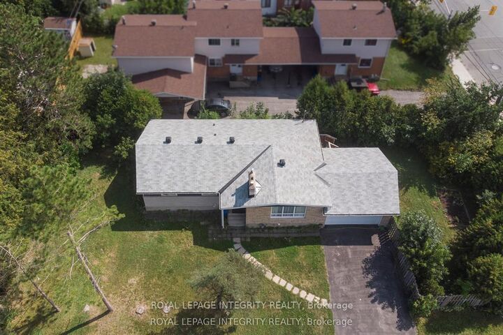 Property Photo: 1152 Tawney Road ON K1G 1B6