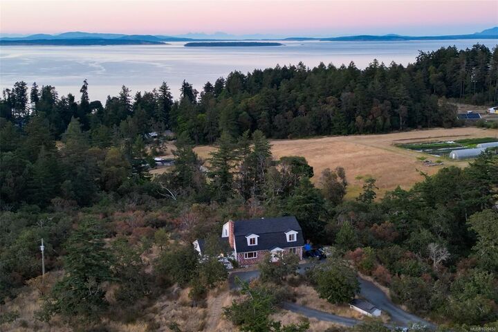 Property Photo: 4589 Blenkinsop Rd BC V8X 2C7