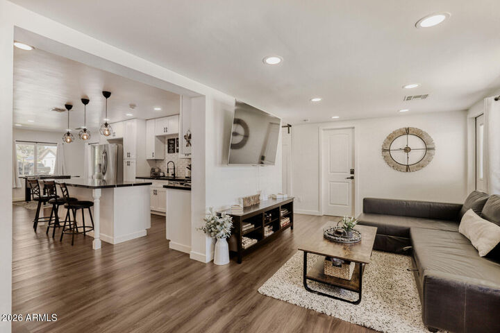 Property Photo: 7715 E Catalina Drive AZ 85251