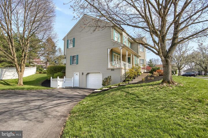 Property Photo: 20 Windsor Way PA 17011