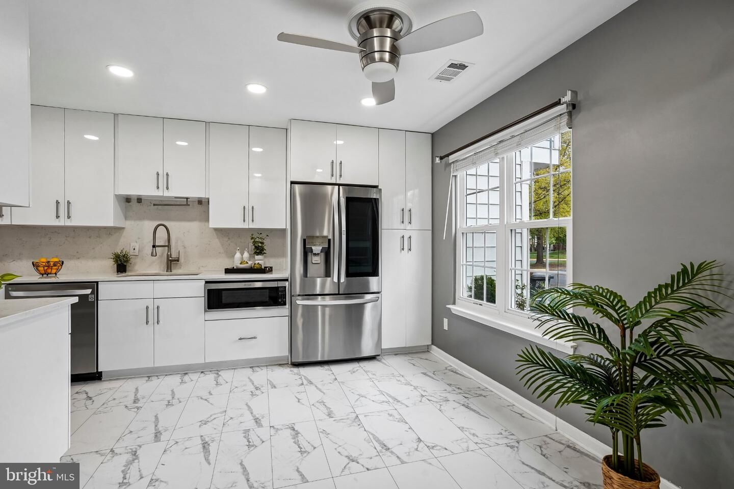 Property Photo:  14707 Southwarke Place  VA 20120 