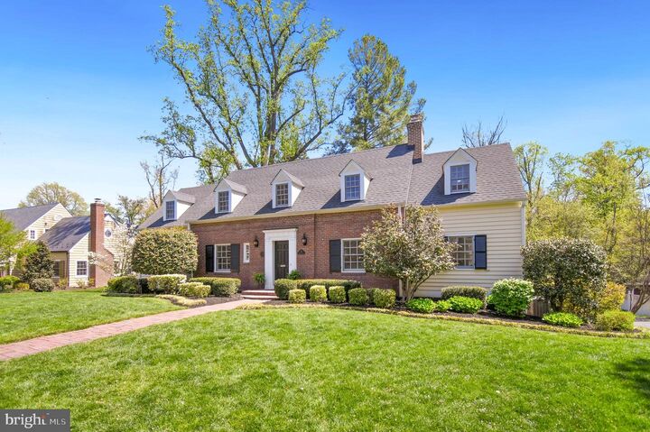 Property Photo:  212 Forest Drive  VA 22046 