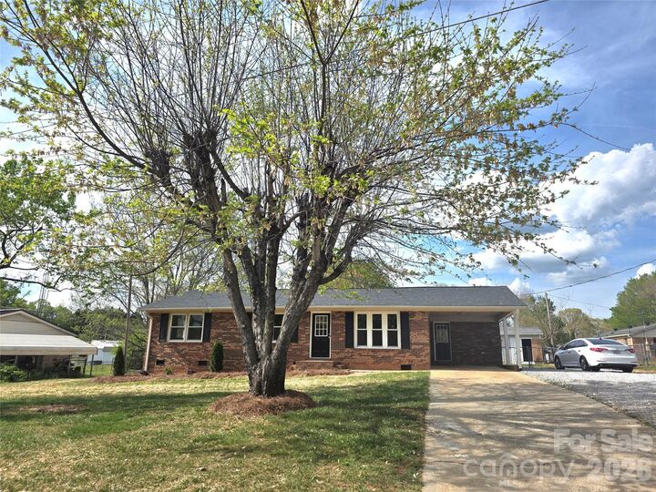 Property Photo:  104 Lou Drive  NC 28052 