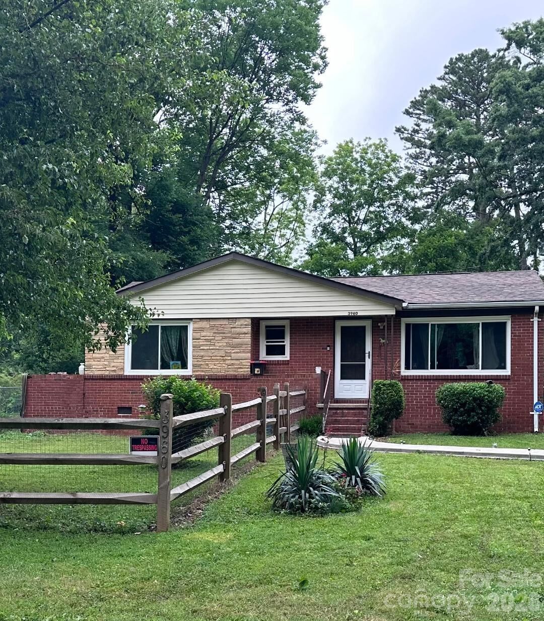 Property Photo:  3960 Bristol Drive  NC 28208 