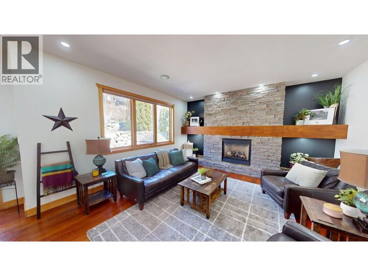 Property Photo:  2455 Colin Crescent  BC V1R 4T4 