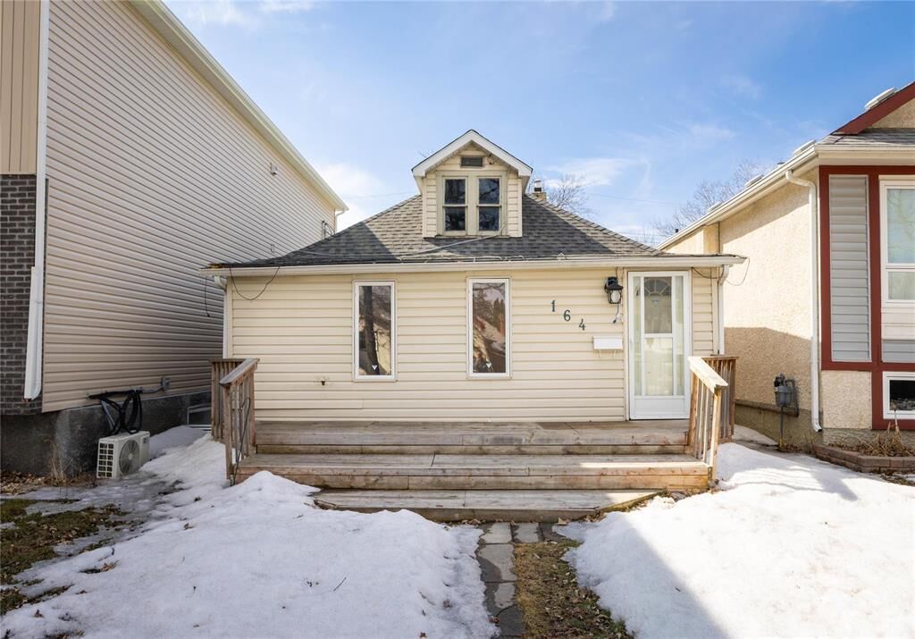 Property Photo:  164 Parkview Street  MB R3J 1S1 