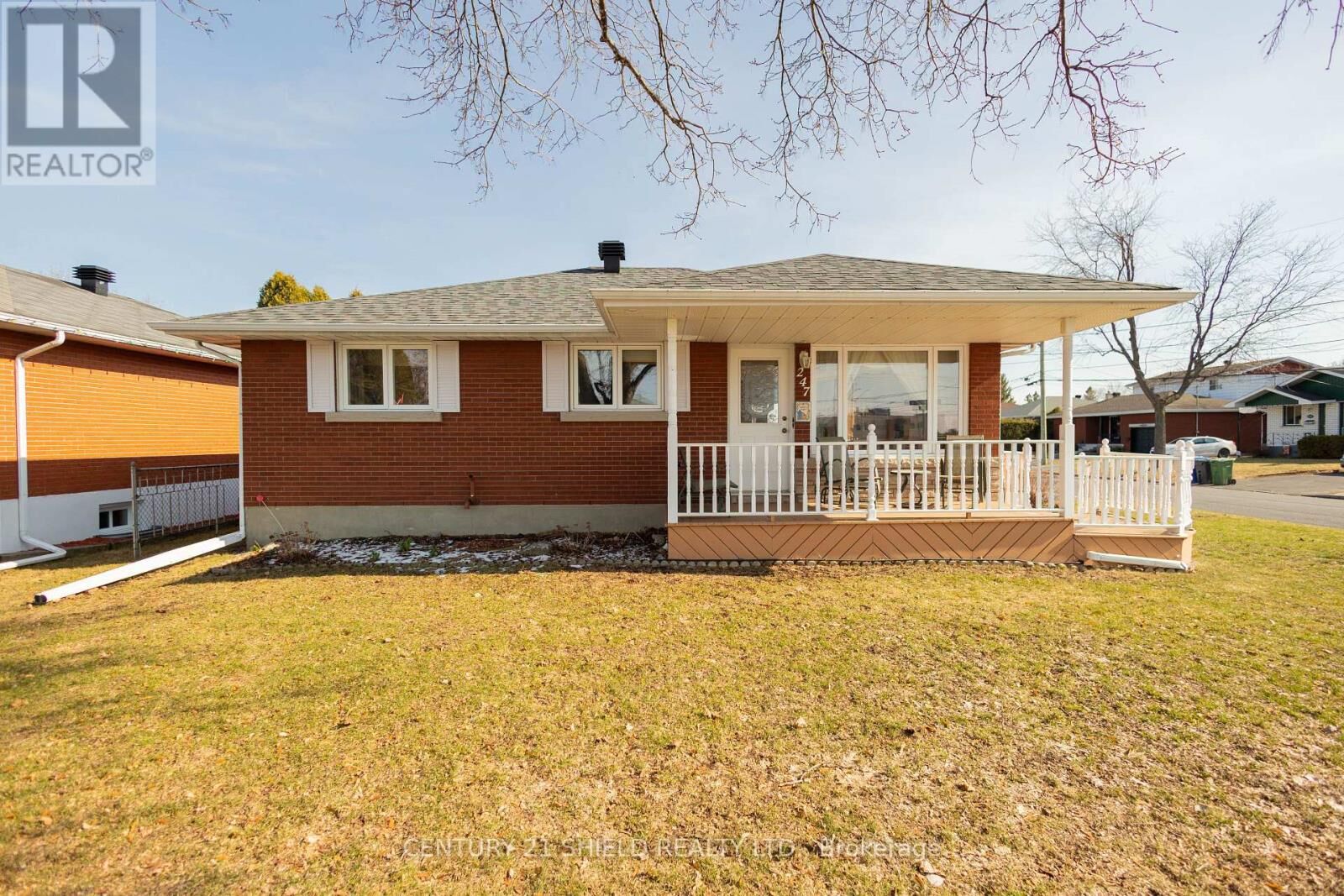 Photo de la propriété:  247 15th St. W Street  ON K6J 3K2 