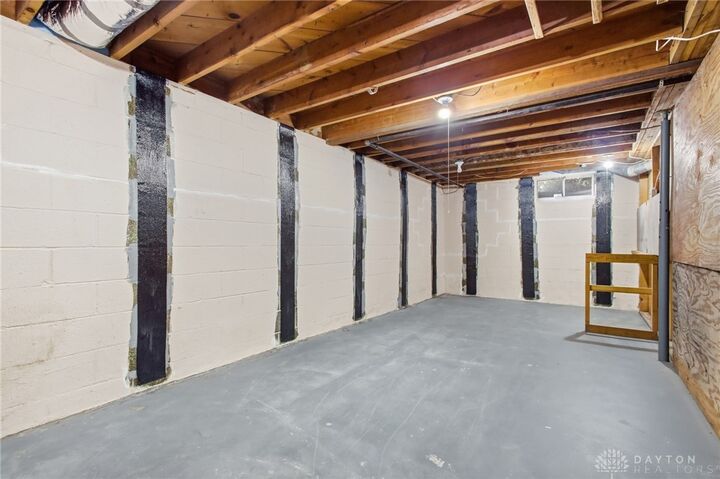 Property Photo:  814 Wellington Drive  OH 45506 