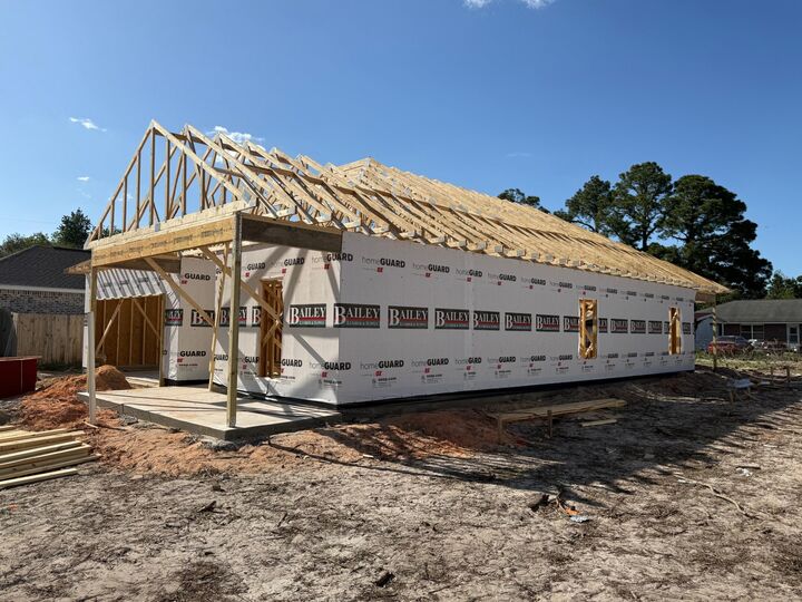 Property Photo: 567 W Pine Street FL 32569