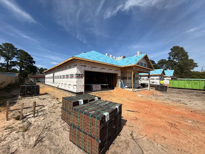 Property Photo:  567 W Pine Street  FL 32569 