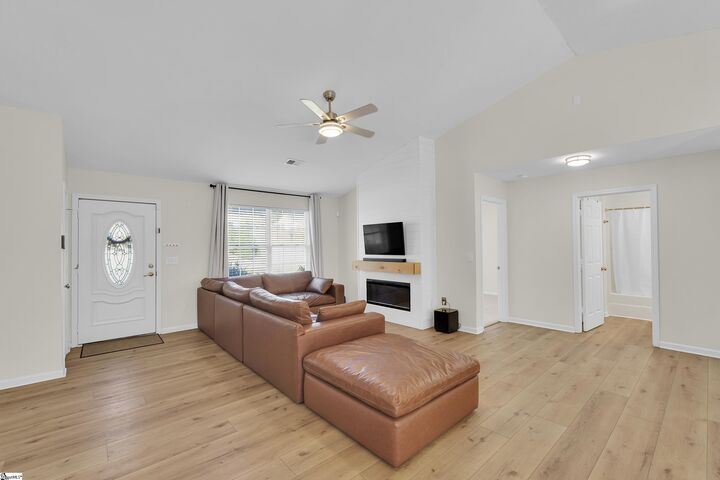 Property Photo:  466 Pleasant Green Drive  SC 29349 