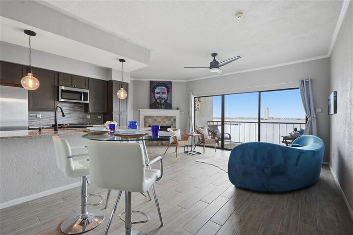 Property Photo:  351 Lakeside Lane 204  TX 77058 