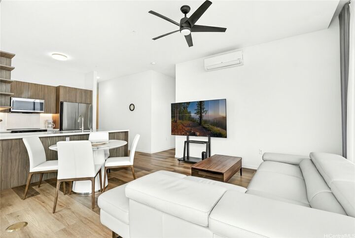 Property Photo: 1500 Rycroft Street Ph4419 HI 96814