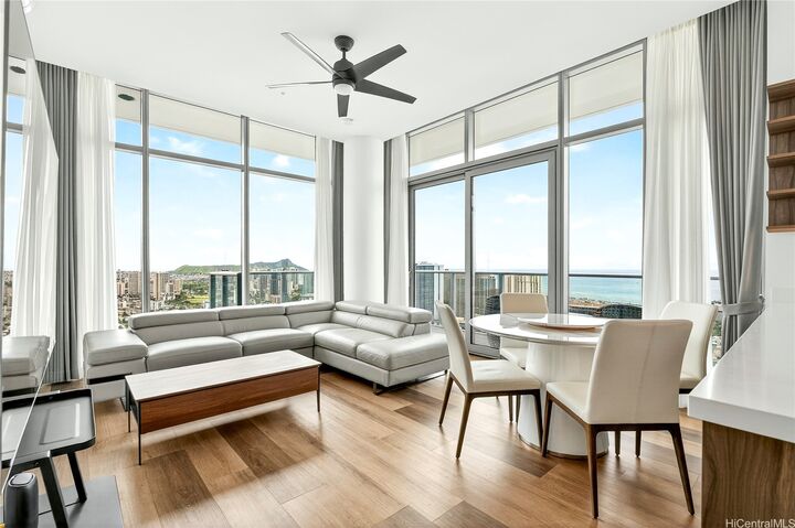 Property Photo:  1500 Rycroft Street Ph4419  HI 96814 