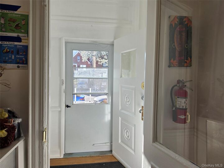 Property Photo:  1718 Edison Avenue  NY 10461 