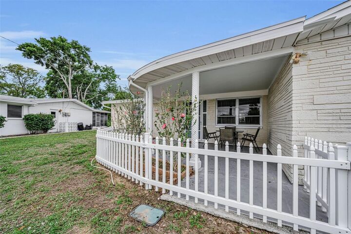 Property Photo:  4843 Calais Drive  FL 34690 