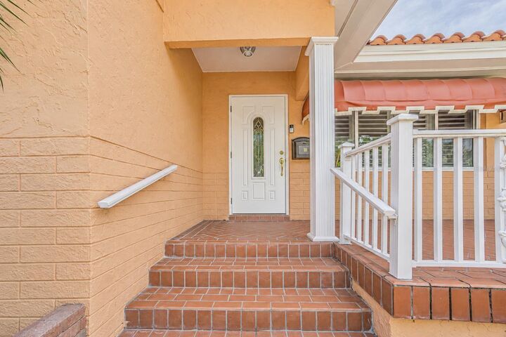 Property Photo:  243 Snell Isle Boulevard NE  FL 33704 