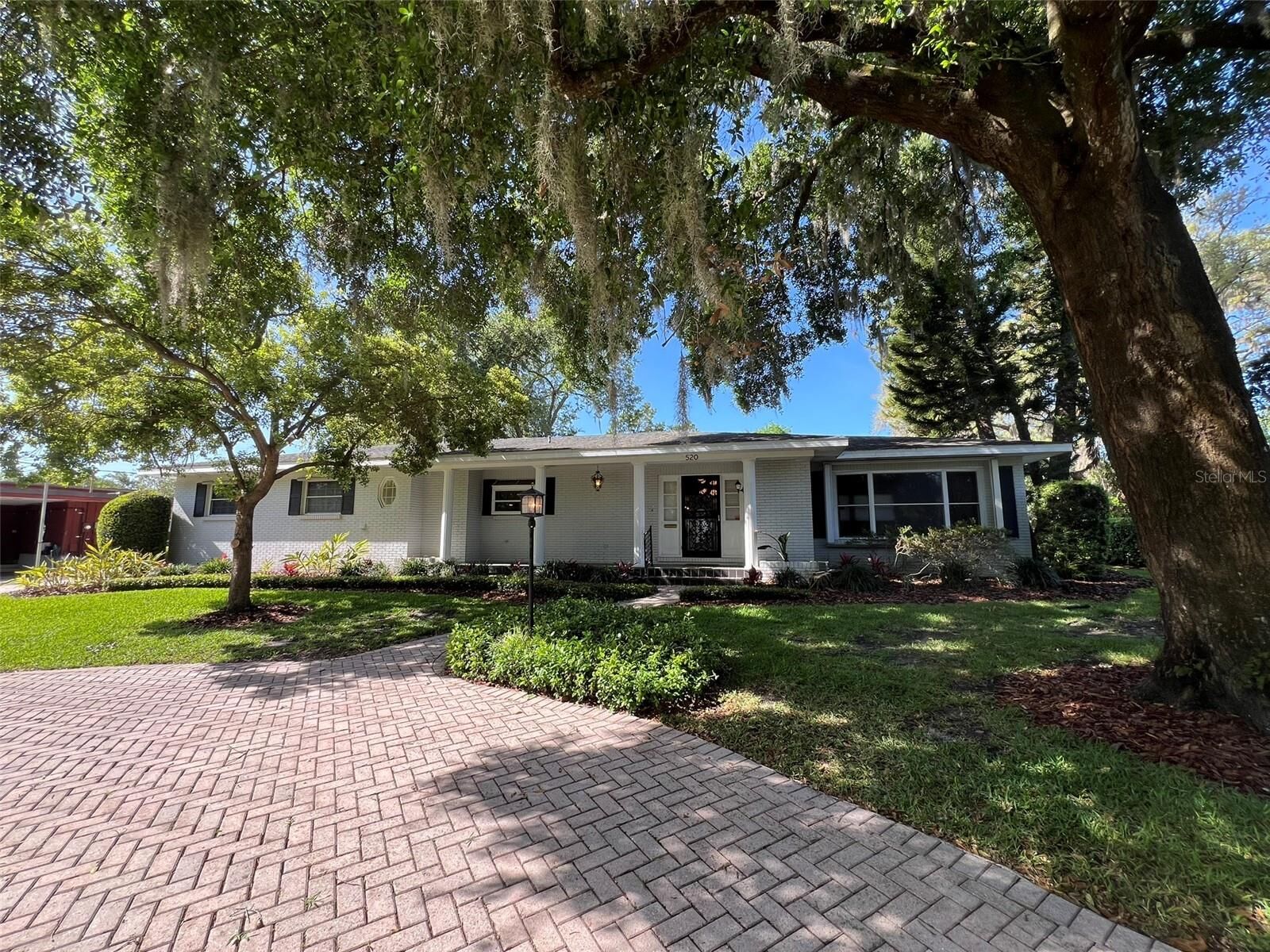 Property Photo: 520 S Riverhills Drive FL 33617