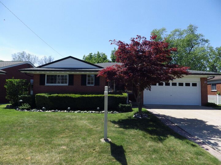 Property Photo:  29619 Pinto Drive  MI 48093 