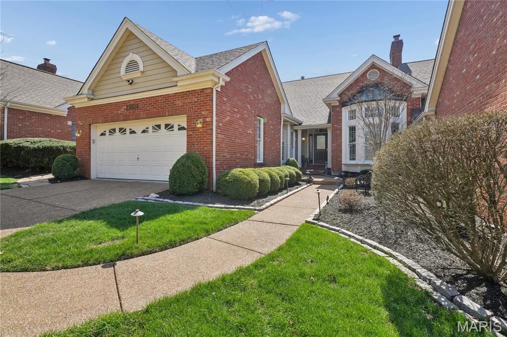 Property Photo:  13016 Pembrooke Valley Court  MO 63141 