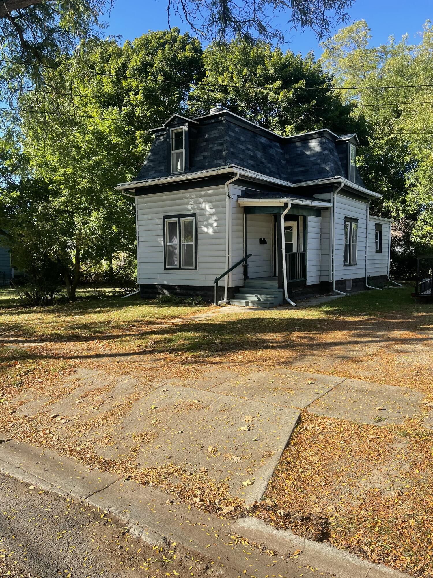 Property Photo:  1034 Williams Street  MI 49203 