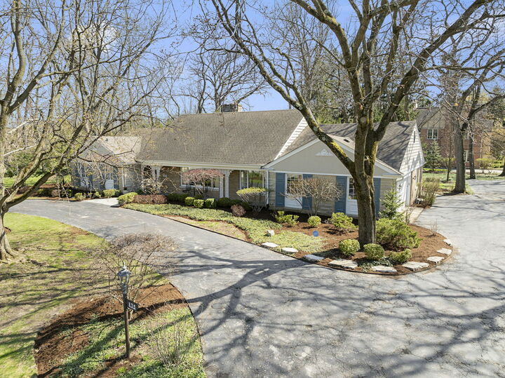 Property Photo: 835 Timberline Drive IL 60025