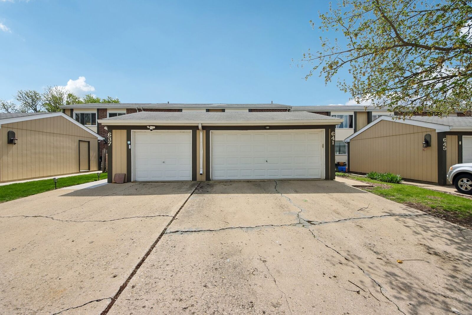 Property Photo: 641 Sundance Drive IL 60440