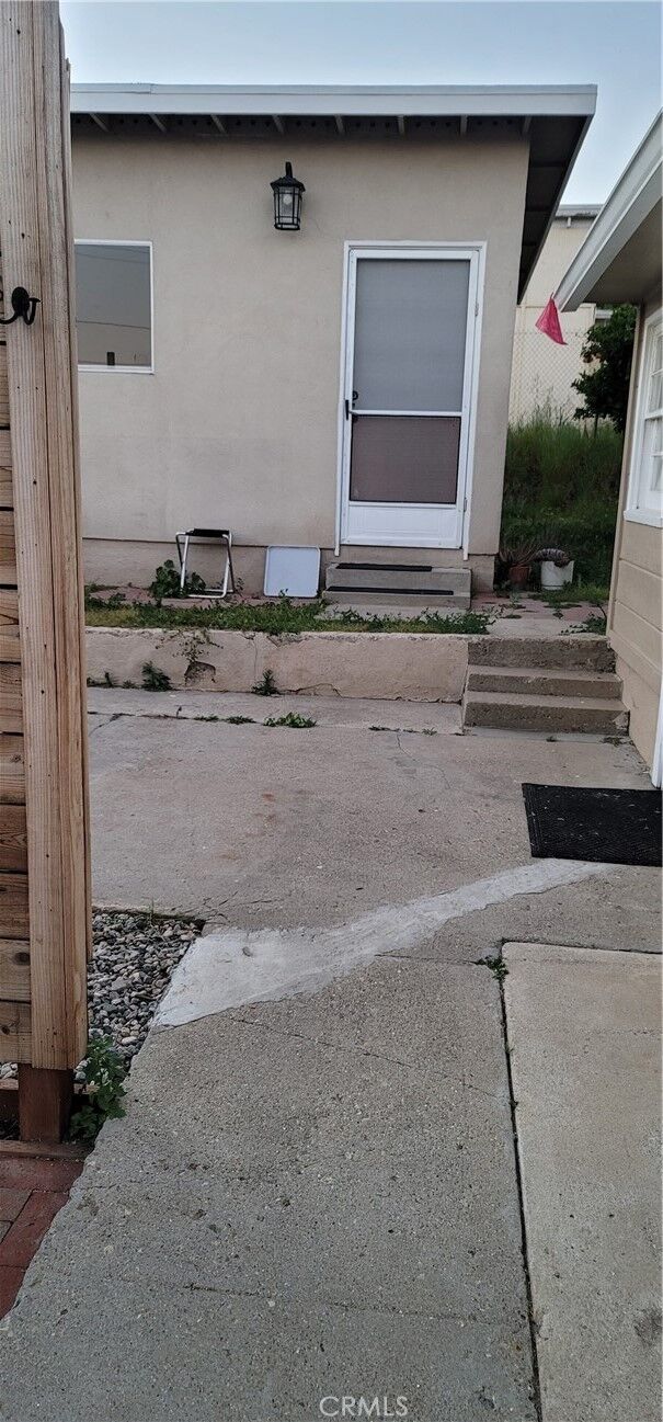 Property Photo:  10519 Nopalito Street  CA 93304 