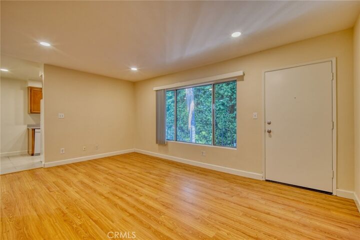 Property Photo: 4546 Murietta Avenue 211 CA 91423