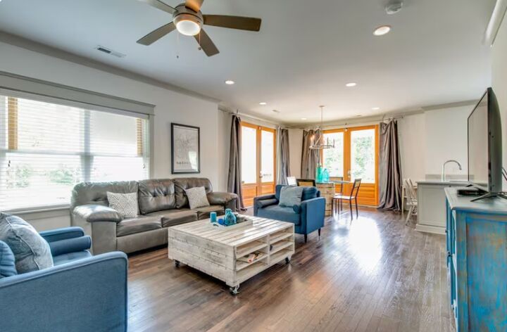 Property Photo:  1211 Davidson St  TN 37206 