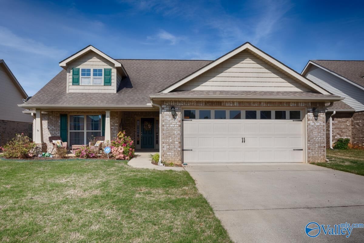 Property Photo: 207 High Green Drive AL 35757