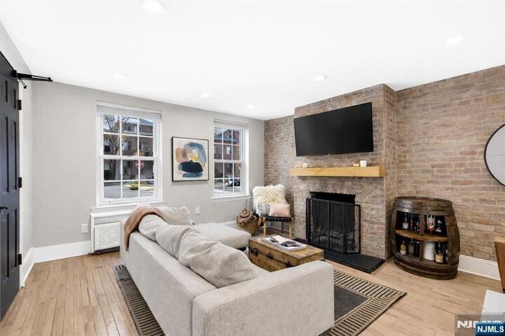 Property Photo:  112 Bloomfield Street 1  NJ 07030 