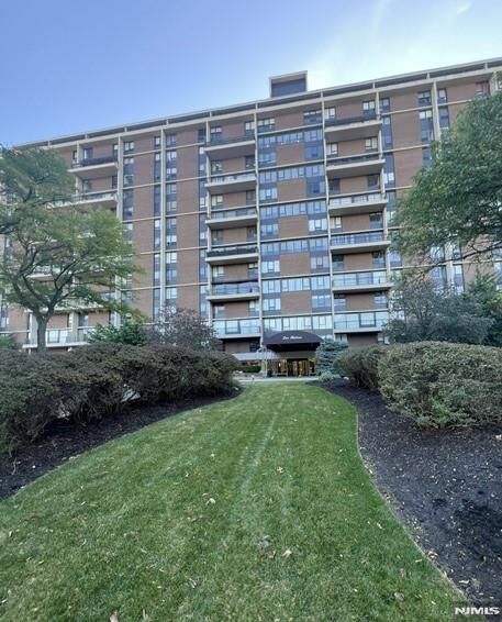 Property Photo: 2 Horizon Road 1423 NJ 07024