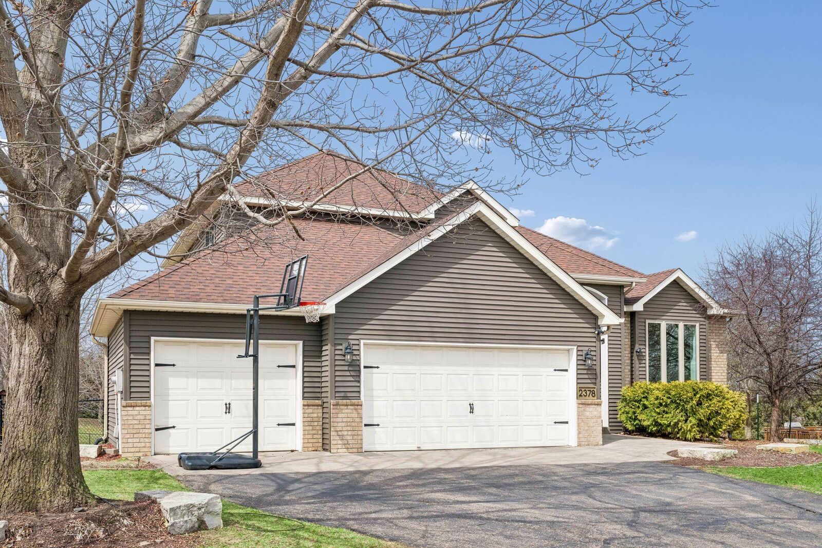 Property Photo:  2378 Manuela Drive  MN 55318 