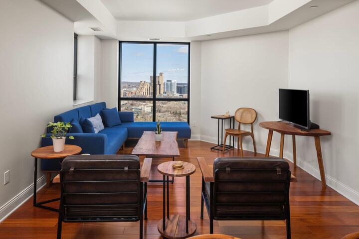 Property Photo:  100 3rd Avenue S 1704  MN 55401 