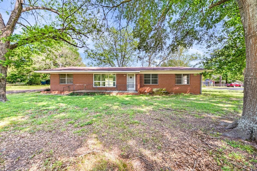 Property Photo:  801 N Winnsboro Street  TX 75783 