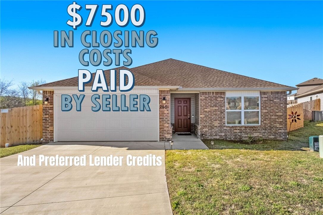 Property Photo:  2651 Broken Spoke Lane  AR 72730 