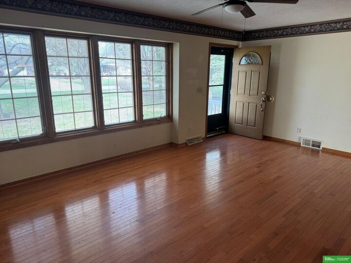 Property Photo: 321 S 8th Street NE 68061